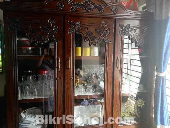 ওয়াল শোকেস